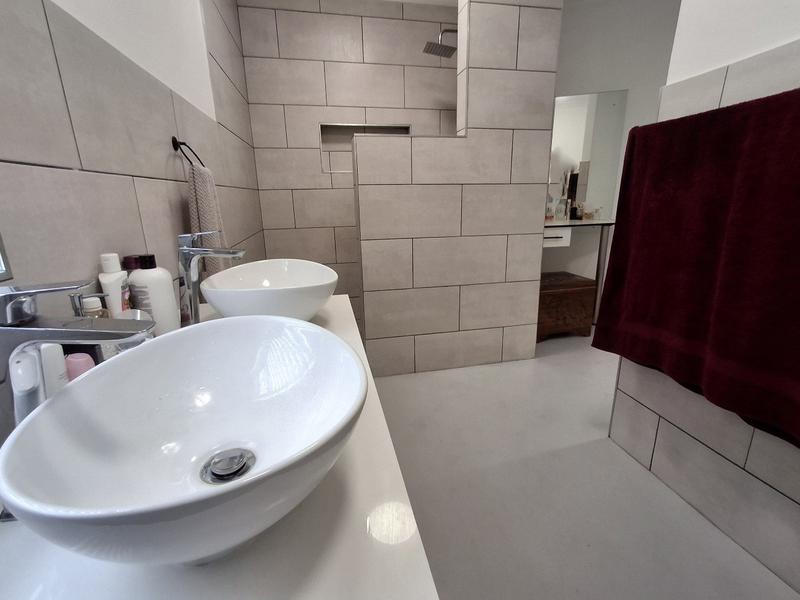 3 Bedroom Property for Sale in Britannia Bay Western Cape
